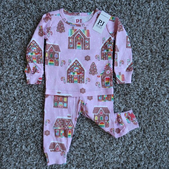 NWT Girl’s 0-3M PJ Place Holiday Gingerbread Print Pajama Set - Picture 1 of 3